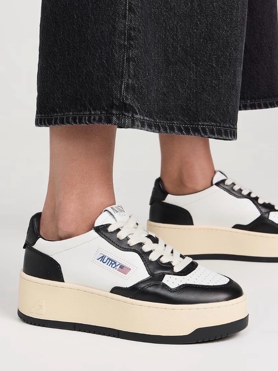 Autry Shoes - Autry NWT
Platform Low "White/Black" sneakers in Sz 8
